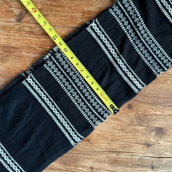 Talbots Women's Merry Fair Isle Scarf Black/White 6' x 10" NWT - Picture 2 of 5